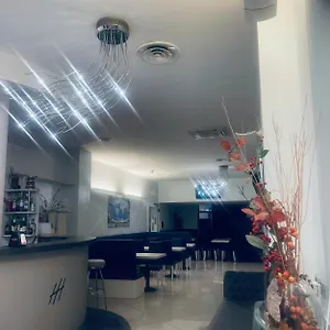 Holiday- Finestrella Otel