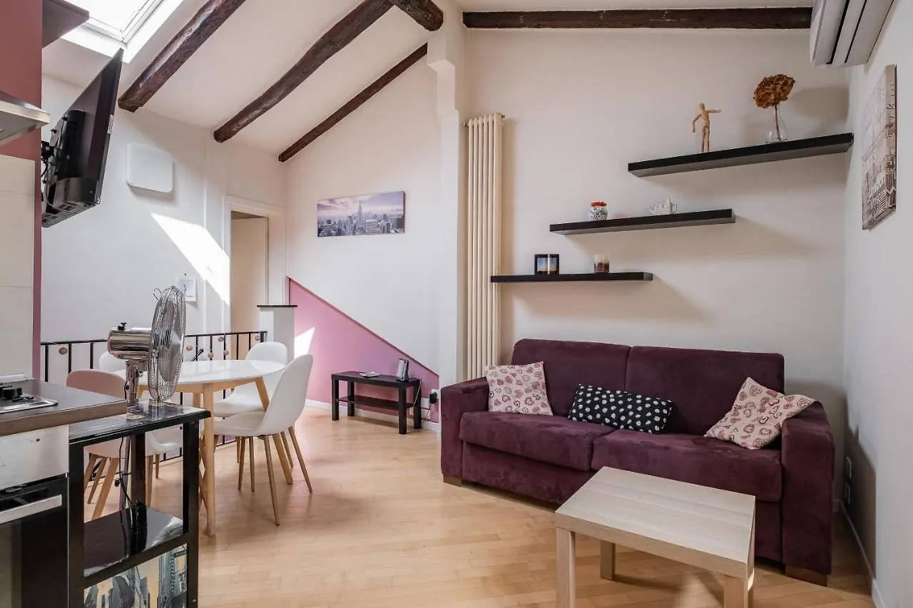 Apartment Appartamento Al Pratello Nel Cuore Pulsante Della Citta' Bologna Italy